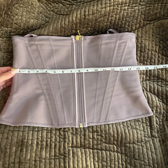 Lavender Corset Waist Trainer - Picture 4 of 6